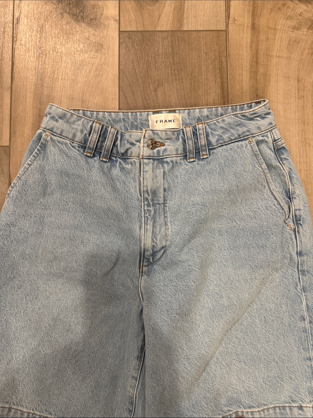 NEW FRAME The Trouser Shorts. Denim Bermuda Shorts. 100% Cotton. Size 27 - Picture 7 of 11